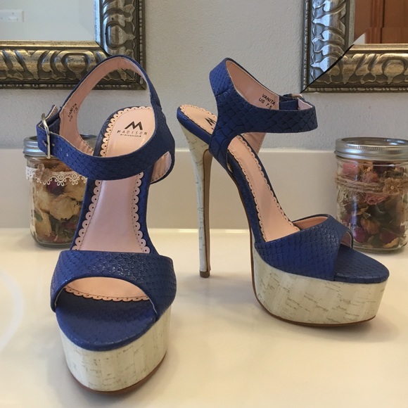 Shoe Dazzle Shoes - Last Chance!  Shoedazzle Madison Vanita Platform
