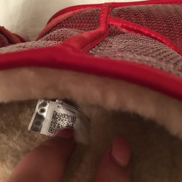Ruby red sequin Uggs - Picture 4 of 4