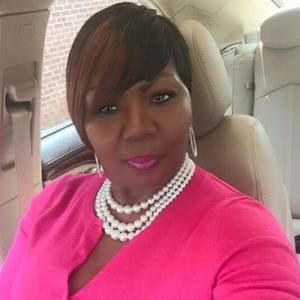 Meet your Posher, Pamela