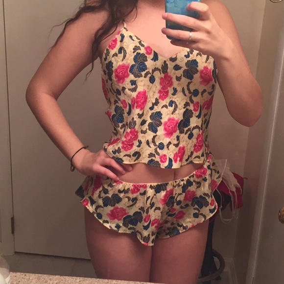 Victoria's Secret Other - 2 Piece VS set⚜