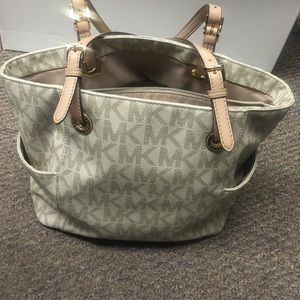 MK tote