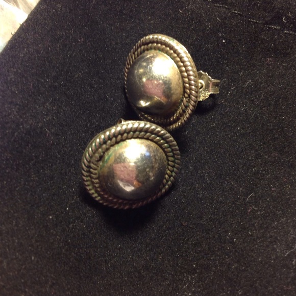 925 Jewelry - Round Sterling Silver Button Earring