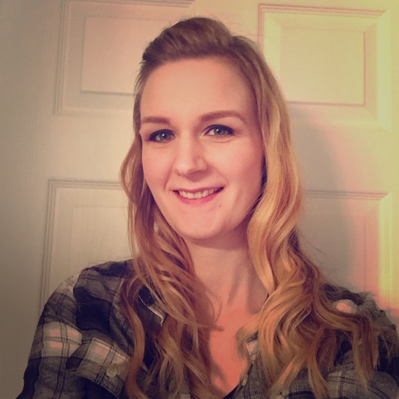 Meet your Posher, Heather - Picture 1 of 2