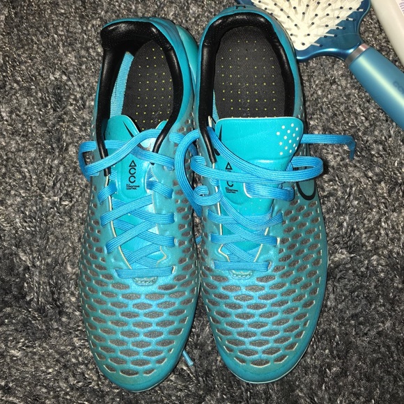 Women's Nike Magista soccer Cleats
