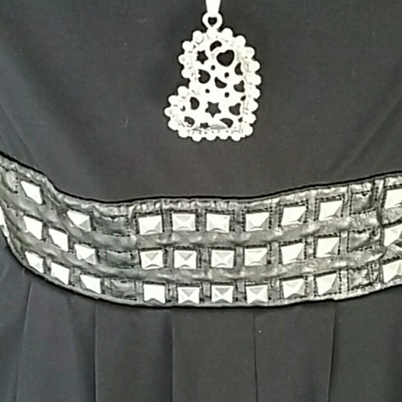 Dress - Picture 2 of 4