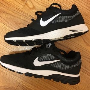 Nike women's zoom fly running shoes