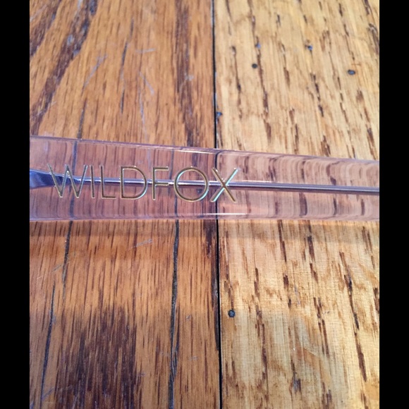 WILDFOX COUTURE CLEAR SUNGLASSES OVERSIZE - Picture 3 of 3