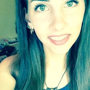 Meet your Posher, Elisa