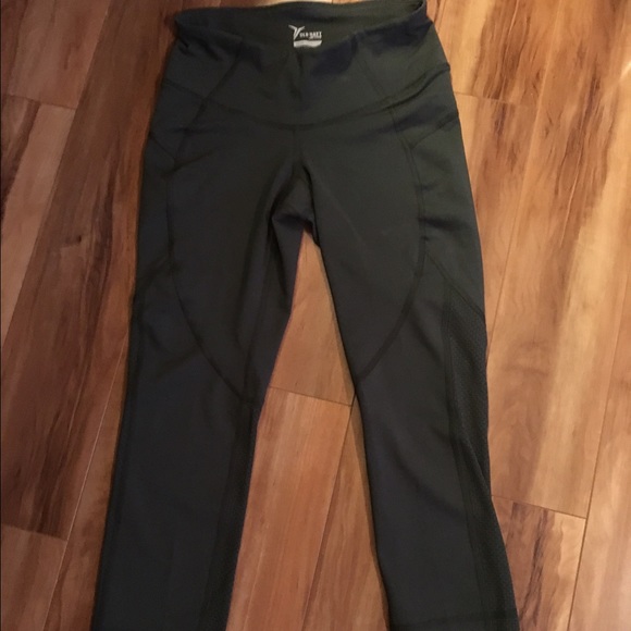Old Navy Army Green Active Cropped Leggings