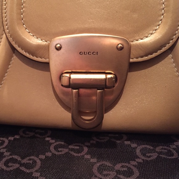Gucci soft tan leather shoulder bag - Picture 4 of 4