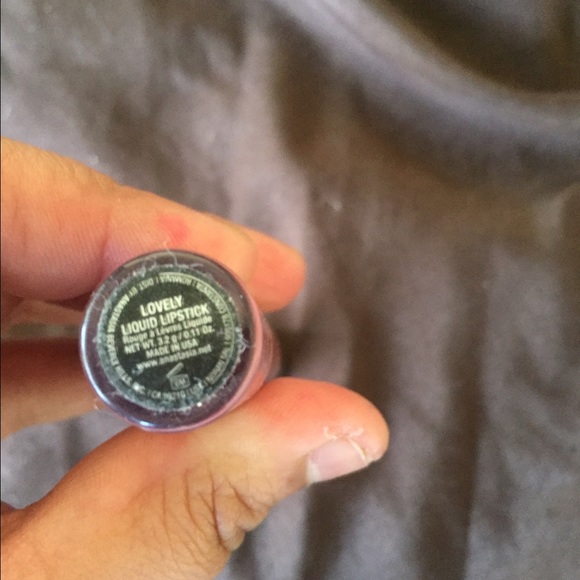 SOLD Anastasia "Lovely" Liquid Lipstick - Picture 3 of 3