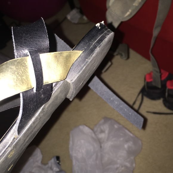 Gold and black sandals size10 - Picture 4 of 4