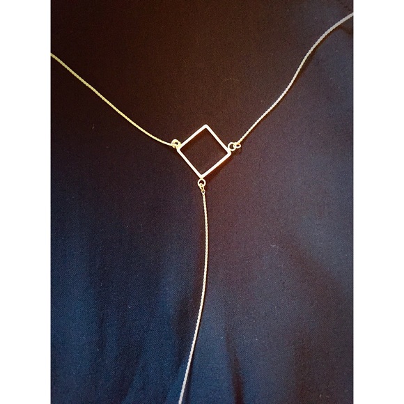 🚫SOLD Dainty Gold Y Necklace - Picture 2 of 3