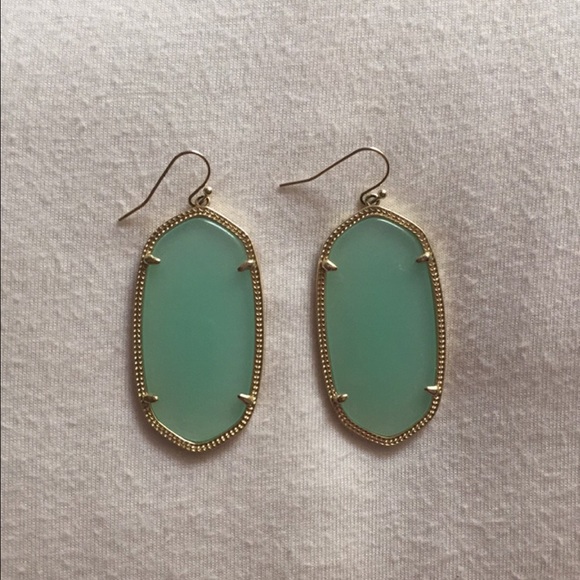 Danielle Kendra's