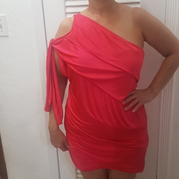 FREE with any purchase ๐๐Mini Dress - Picture 3 of 4