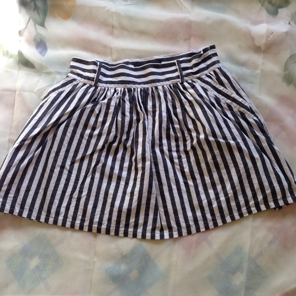 F21 striped skirt