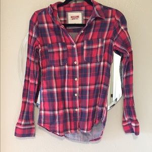 Cute Mossimo plaid button up shirt
