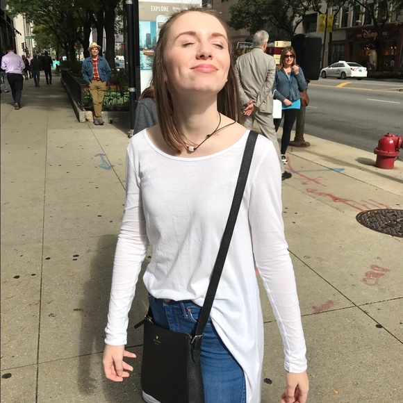 Meet your Posher, Addison - Picture 2 of 3