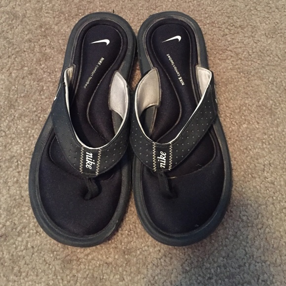 Nike flip flops