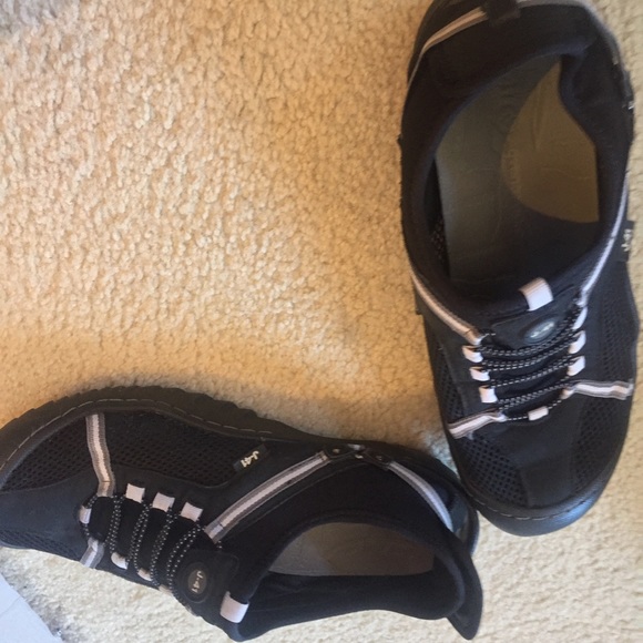 Jeep all terrain shoes! Use - Picture 1 of 3