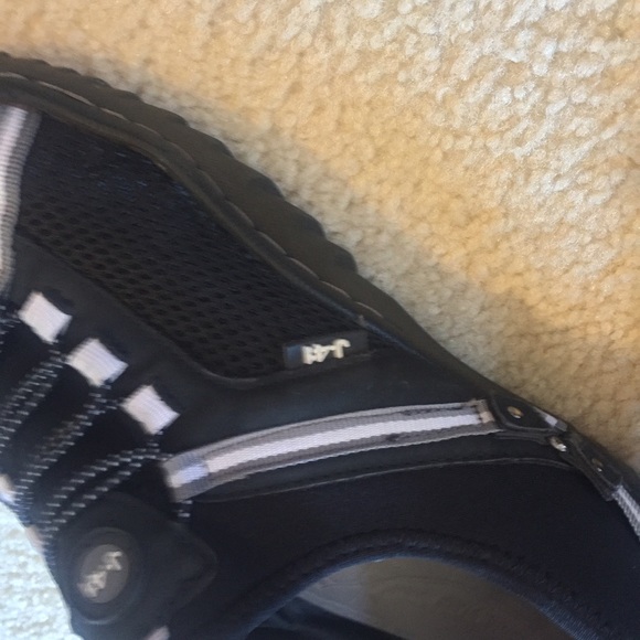 Jeep all terrain shoes! Use - Picture 2 of 3