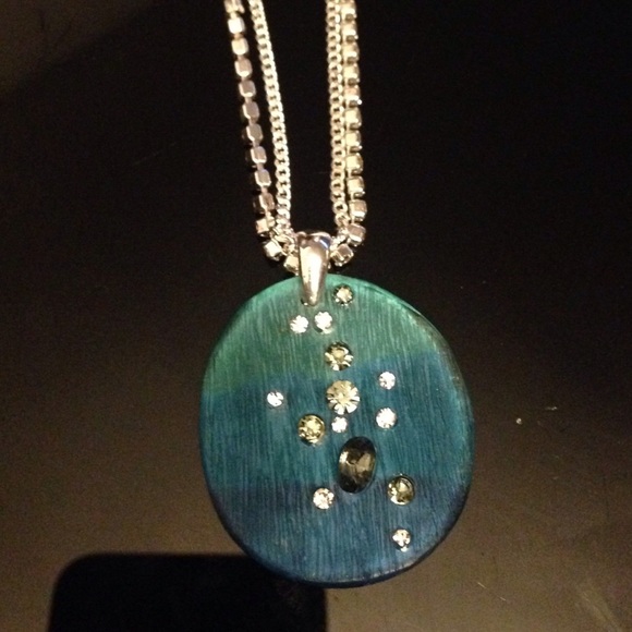 Kenneth Cole chain - Picture 2 of 4