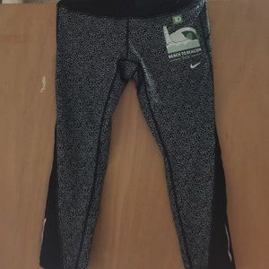nike dry fit cropped leggings