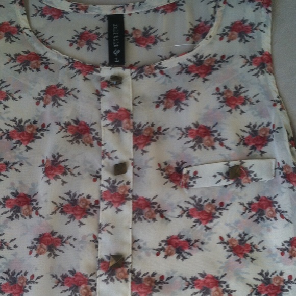 Tilly's floral chiffon top - Picture 3 of 3