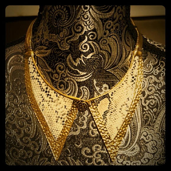 Francescas Collar Necklace