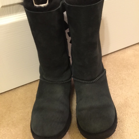 SOLD on MERCARI  Youth Girls Tall Bailey Bow UGG's - Picture 1 of 4