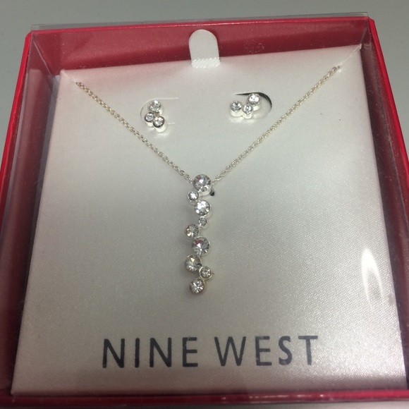 Cute necklace and earring set - Picture 3 of 3