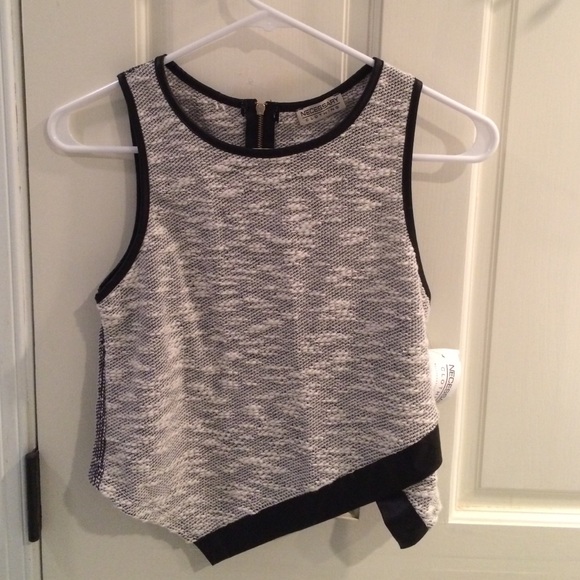 Fun, fashionable top!