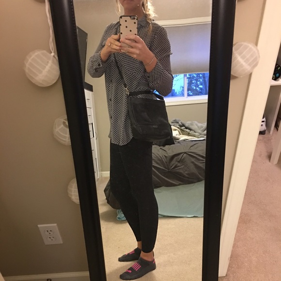 Cross body Coach purse - Picture 4 of 4