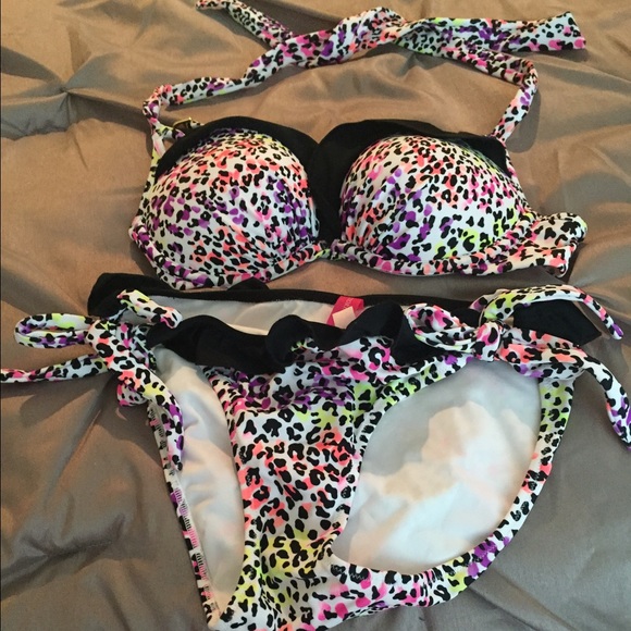 Victoria's Secret Swimsuit! - Picture 1 of 2