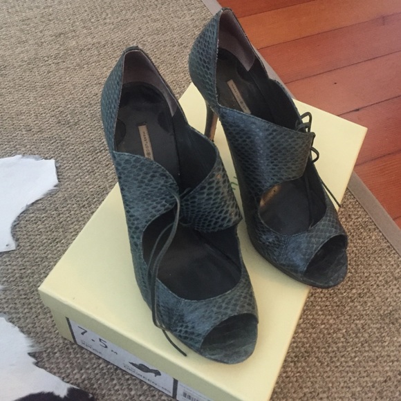 Max studio heels