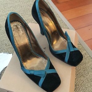 BCBG crushed velvet heels