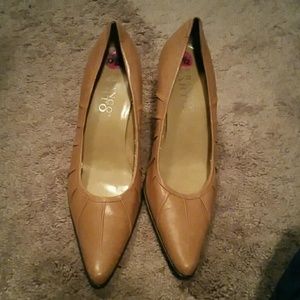 FRANCO SARTO Tan heels