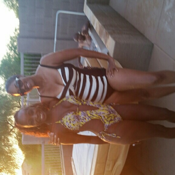 Meet your Posher, Paris - Picture 3 of 4