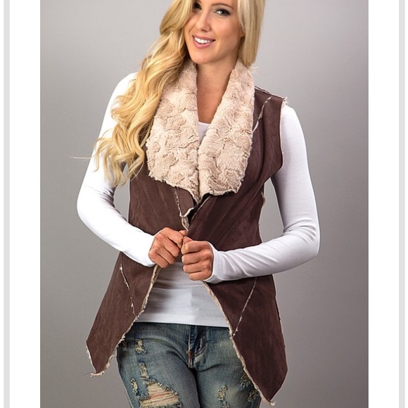 SOLD‼️ Cozy Vest