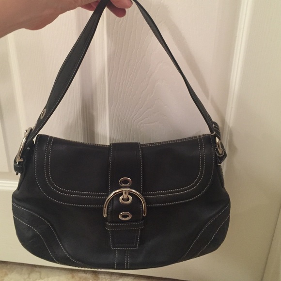Like New, Black COACH Leather Purse
