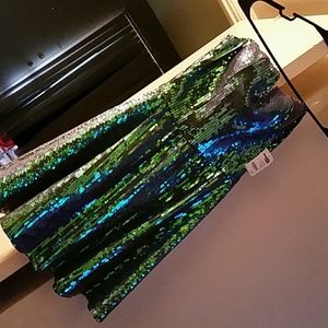 Strapless mermaid color dress