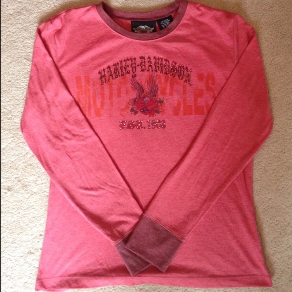 Med pink long sleeve shirt with purple collar