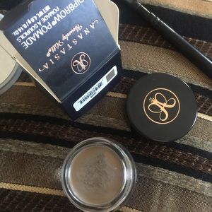 Taupe dipbrow pomade abh