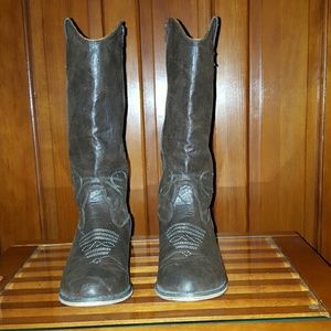 Size 8 brown cowboy boots