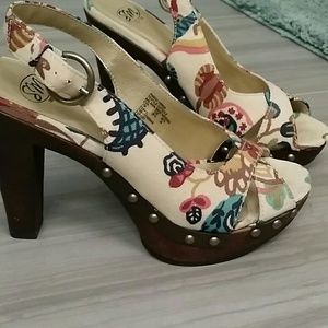 SM New York high heel platforms