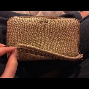 Fossil wristlet