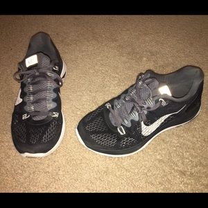 Women's Black Nike Lunarglide 5