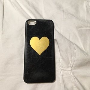 This is an iPhone 5/s phone case.