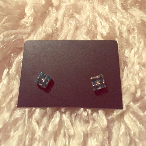 Emerald square studs