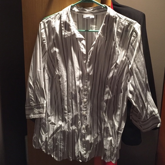 ‼️LAST CHANCE SALE‼️‼️Button down blouse